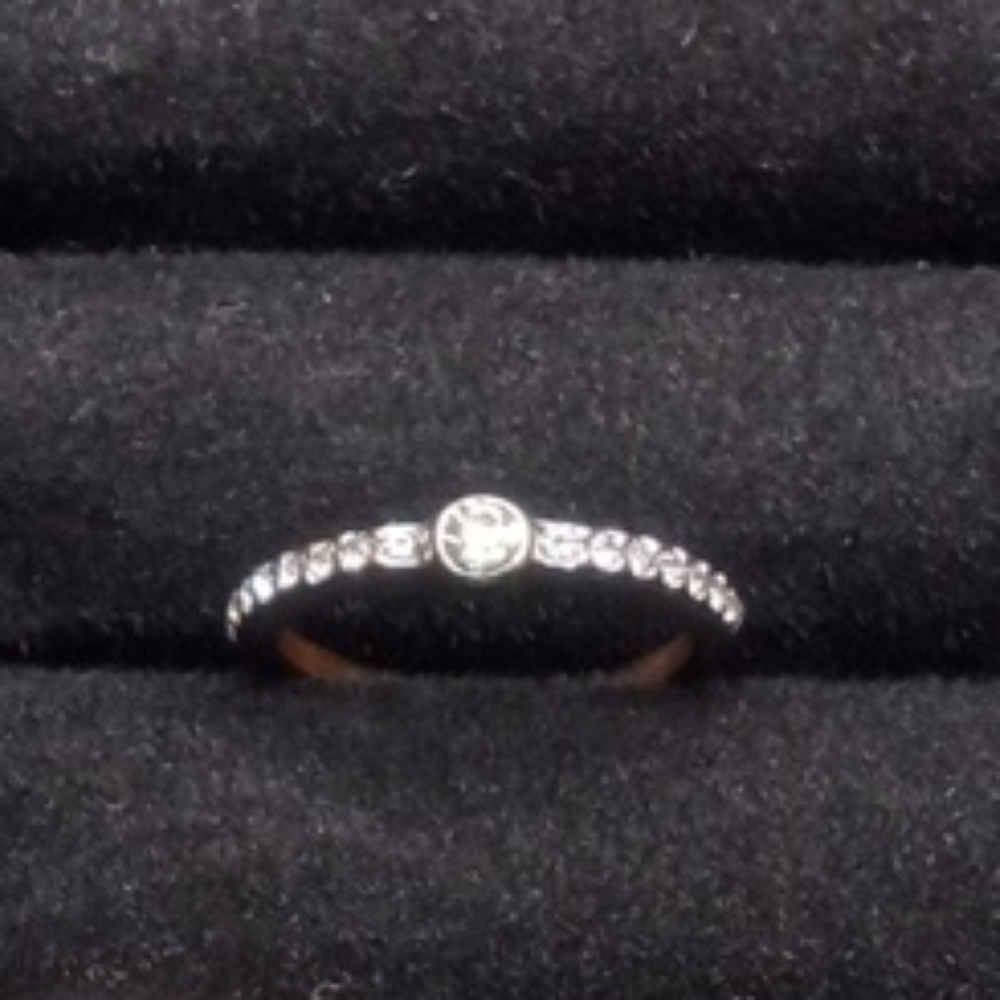 Elegant Silver Ring With Sparkling Stones